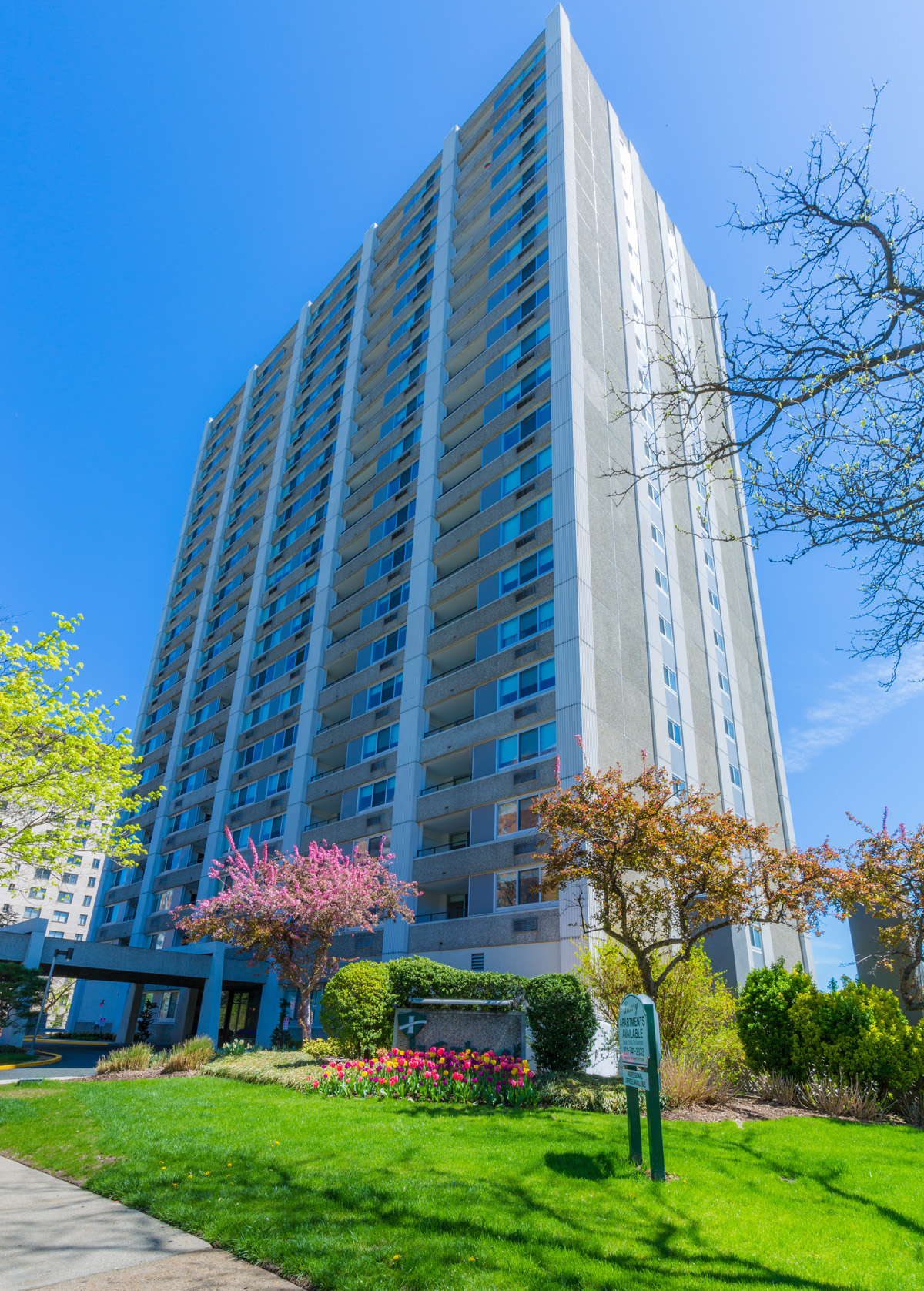 Alfred Sanzari Enterprises Selects FirstService Residential for Multifamily Assignment